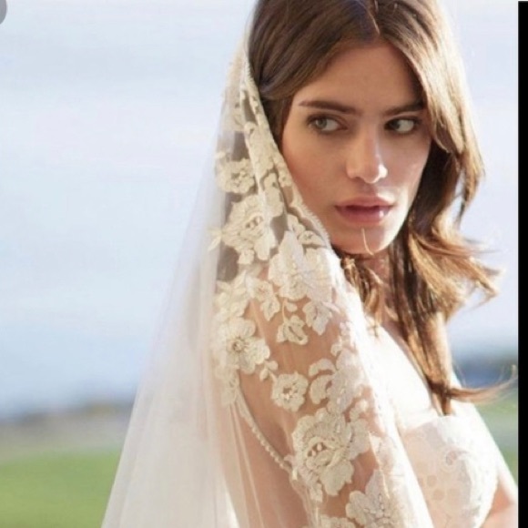 Brides & Hairpins Florentine 108” cathedral Veil main image 8